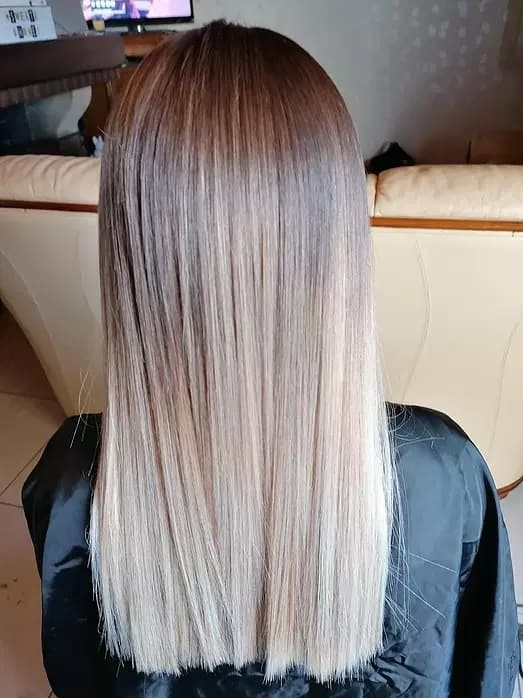 Ombré blond polaire lissé — réalisation OzAymCoiff à domicile